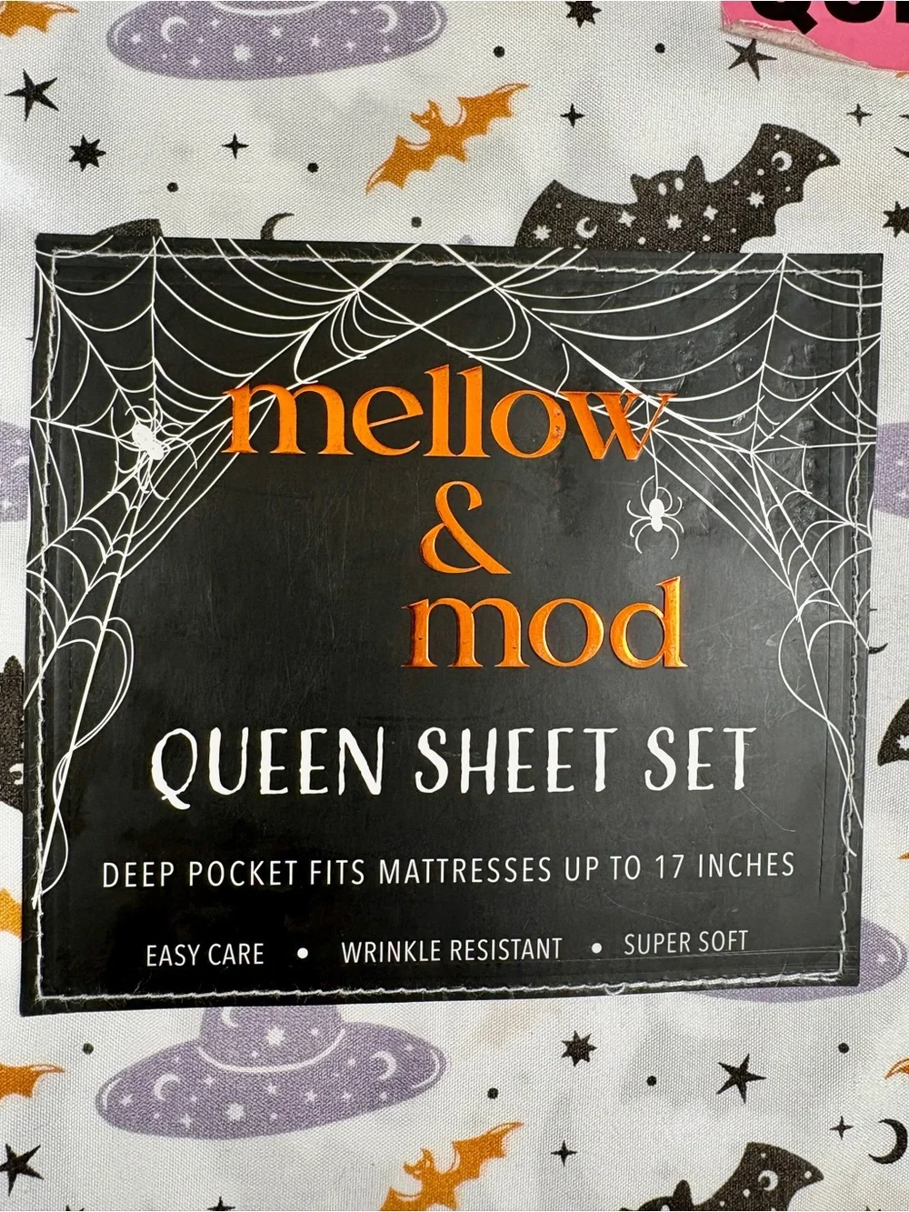 Mellow & Mod Witch Hats & Bats Halloween Queen 4-Piece Sheet Set, NEW